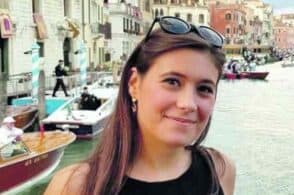 Marta, aggredita e accoltellata: «Chiediamo giustizia e chiarezza»