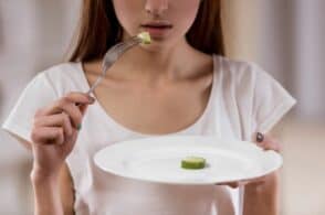 Il lockdown favorisce bulimia e anoressia: ricadute in aumento nei disturbi alimentari