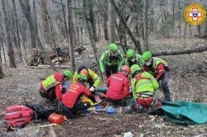 Allarme per una scialpinista caduta in montagna: interviene il Soccorso alpino