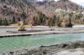 Tempi rispettati, entro l’anno conclusa la pulizia del lago