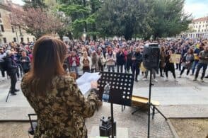 “No paura day”: molti manifestanti, pochissime mascherine
