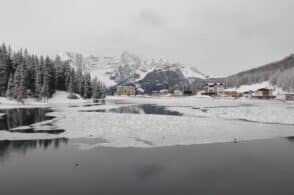 Estate in ritardo per rifugi e sentieri: in quota c’è ancora molta neve