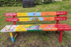 “Panchine d’artista”: dipingono anche gli ospiti dei Centri diurni