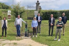 Museo etnografico a misura di cicloturismo: installata una colonnina di ricarica per e-bike