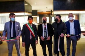 La storia dei vetri artistici veneziani a Feltre: inaugurata la collezione Franzoia – Nasci