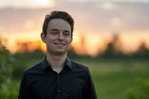 Virtuosismo al pianoforte: Alex Trolese si esibisce al Giovanni XXIII