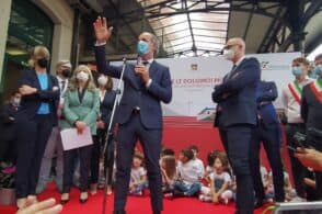 Basta convogli sbuffanti. Inaugurato il primo treno elettrico per il Bellunese