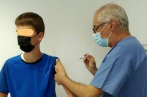 Primi vaccini ai giovani: scendono in campo anche i pediatri