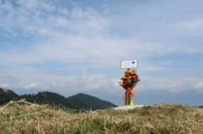 Una targa a Pian delle Femene, in ricordo di Giorgio Favero