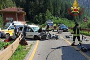 Schianto sulla Carnica: morto padre di famiglia, ferite moglie e figlie