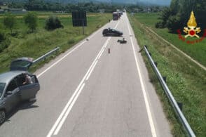 Doppio sorpasso, moto tampona un’auto. Ricoverato in ospedale il centauro