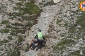 Il sentiero è chiuso, ma loro ci vanno lo stesso: soccorsi due escursionisti