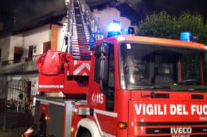 Fulmine centra una casa in via Pascoli: due famiglie evacuate