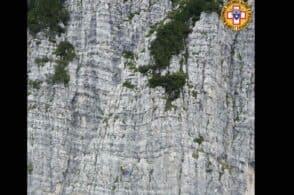 Precipita per 40 metri sulla Moiazza: grave un alpinista