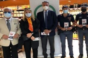 La lotta alla violenza di genere comincia al supermercato: Questura e Despar insieme