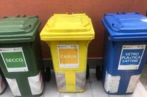 Aumentano le bollette rifiuti, la minoranza non ci sta: «Subito un incontro pubblico per spiegare»