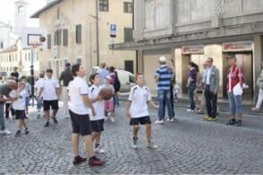 Sport in Piazza, stand con atleti e istruttori per promuovere la pratica di base