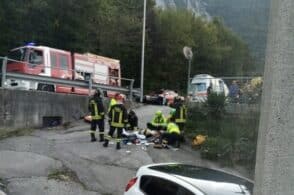 Incidente a Santa Croce: due moto finiscono fuori strada, un ferito grave