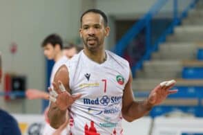 C’è un campione sulla strada dei rinoceronti: Angel Dennis