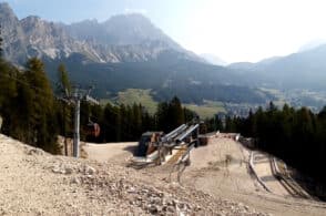 &laquo;Non nel mio nome&raquo;, marcia su Cortina per denunciare l&rsquo;assalto alle Dolomiti