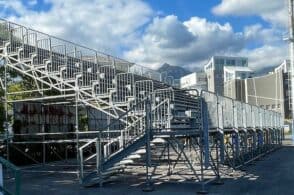 Installate le tribune provvisorie: la Dolomiti Bellunesi giocherà al polisportivo