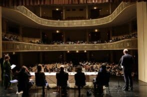 Piove sul palco del Comunale e Paolini tira le orecchie all&rsquo;amministrazione