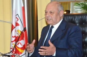 A scuola da Durnwalder: l’ex governatore altoatesino spiega l’autonomia al Bard