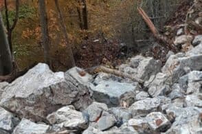 Fronte franoso di 25 metri: strada del Grisol chiusa a tempo indeterminato