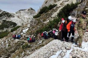 Il Settimo Alpini e gli studenti: a “scuola di montagna” sul Falzarego