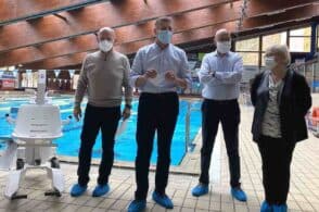 Piscina sempre più inclusiva: ecco il nuovo sollevatore mobile