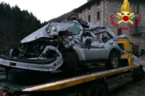 Auto fuori strada nella notte, muore un 38enne