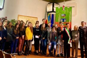 Borse di studio, il Comune premia i ragazzi delle superiori e gli universitari