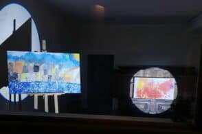 Arte e integrazione: i quadri del Centro diurno arricchiscono le vetrine