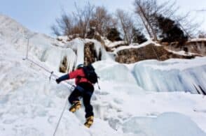 Pareti di ghiaccio e uomini che le scalano. Al via Dolomice