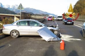 Carambola sul ponte Cadore, l’auto si schianta sul guardrail: due i feriti