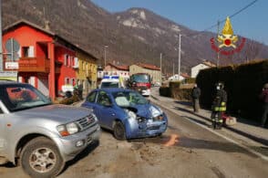 Utilitaria contro jeep, lamiere contorte e due feriti lievi