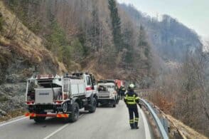 Incendio domato: la strada provinciale 251 è stata riaperta