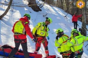 Scialpinista cade e si infortuna, lo recupera il Soccorso alpino