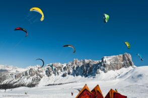 Passo Giau, in scena il campionato mondiale di Snow kite