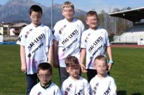 Via dalla guerra inseguendo un pallone: 7 bimbi ucraini fra le Dolomiti