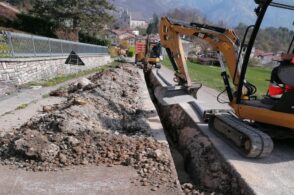 Acquedotto, fognature e illuminazione nuovi. Uno scavo solo, tre cantieri diversi