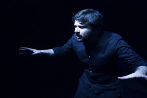 “Perdifiato”, a teatro il mito di Alfonsina Strada, la ciclista ribelle