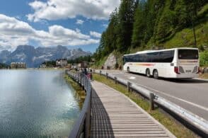 Al mare e in montagna con Dolomitibus, ripartono le corse stagionali estive