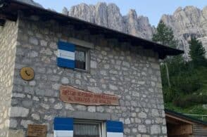 Escursionista di 80 anni si sente male: soccorso al Rifugio Vandelli