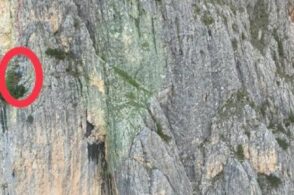 Sospesa nel vuoto: alpinista taiwanese salvata dal Soccorso alpino