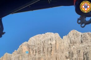 Sfinito dalla stanchezza: alpinista salvato sulla parete del Civetta