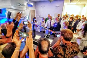 Nuovo acceleratore lineare al “San Martino”: «Tecnologia d’eccellenza nella battaglia contro i tumori»