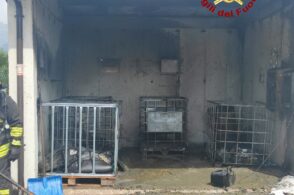 A fuoco un contenitore: lievi danni ai magazzini comunali