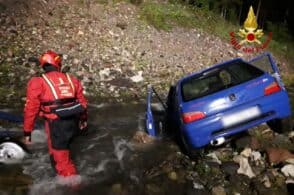 Con l’auto nel torrente, feriti tre ragazzi