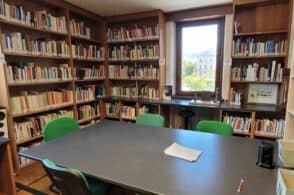 Biblioteca delle migrazioni, chiude la sala lettura: «Bollette insostenibili»